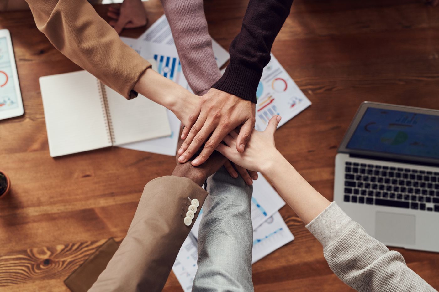 Small group reviewing AI-assisted budgeting templates in Calgary